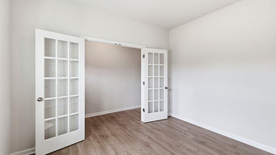 Flex room with windows.