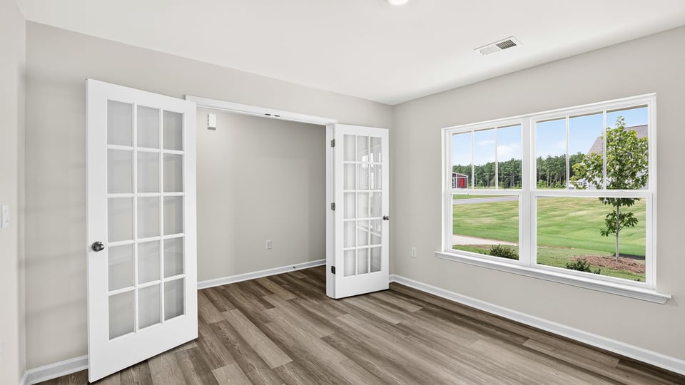 Flex room with window.