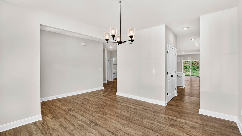 Livingroom with windows.