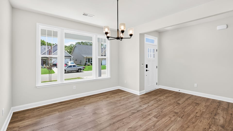 Livingroom with windows.