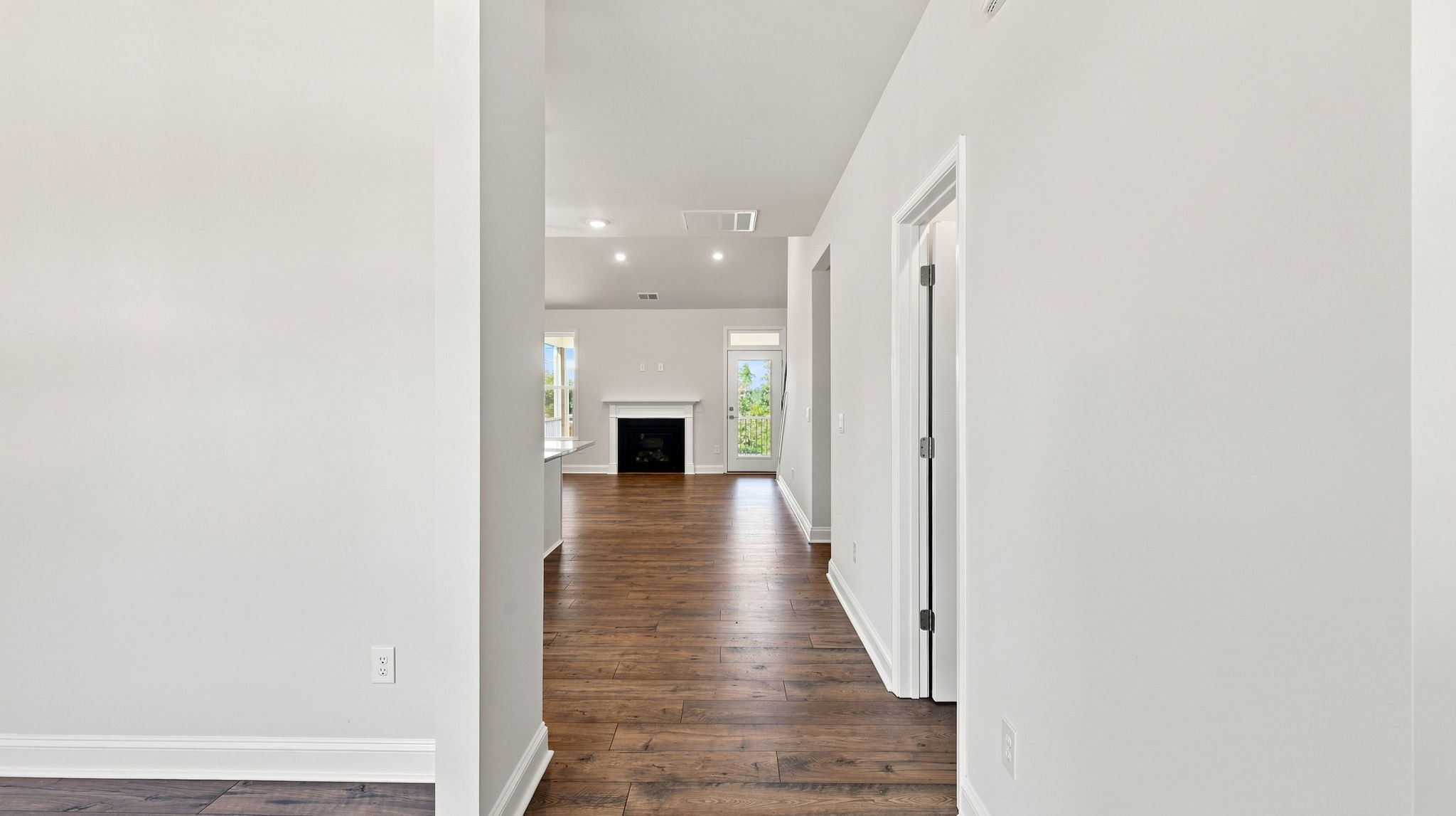 Foyer to kitchen.