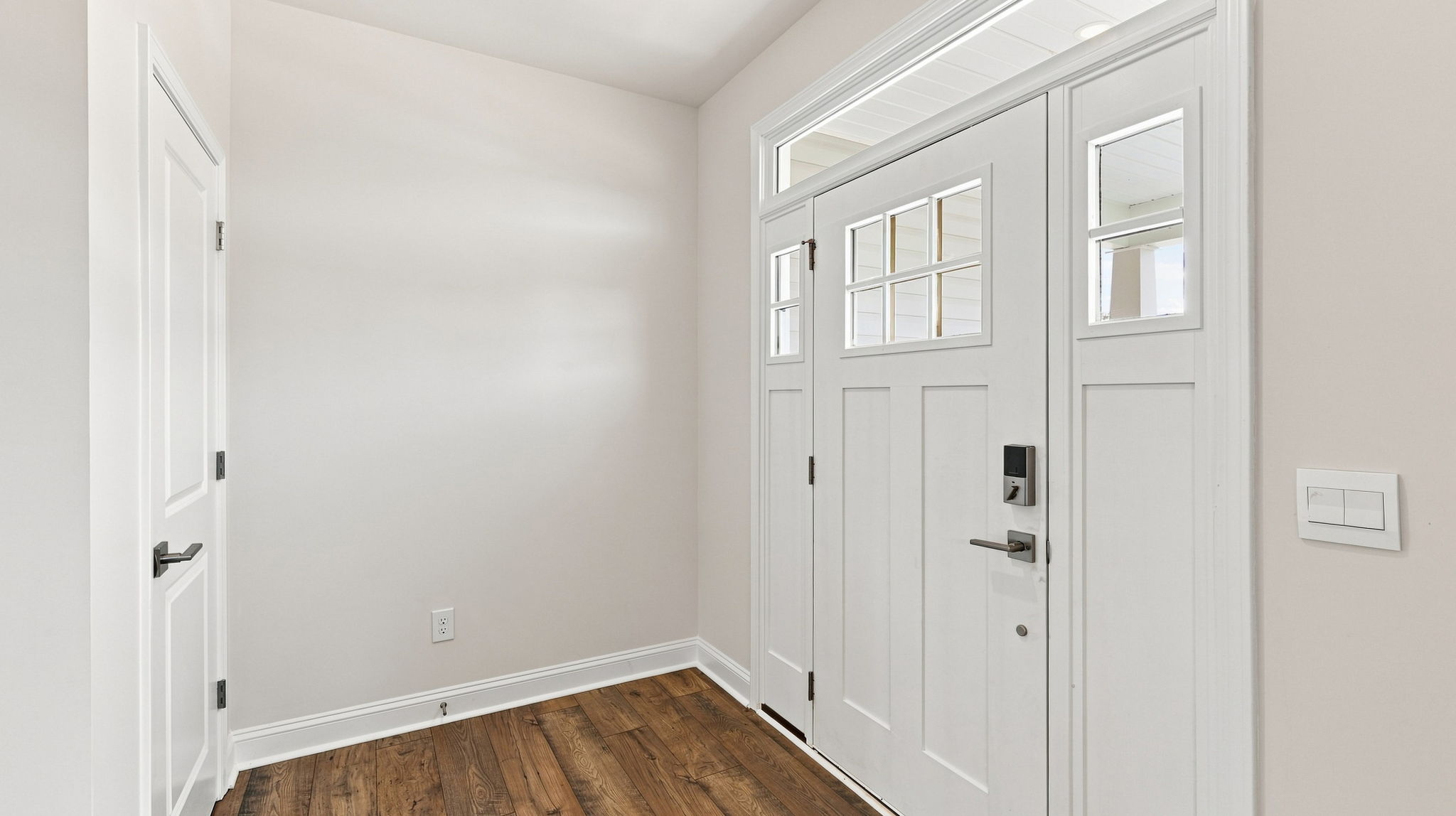 Foyer to kitchen.