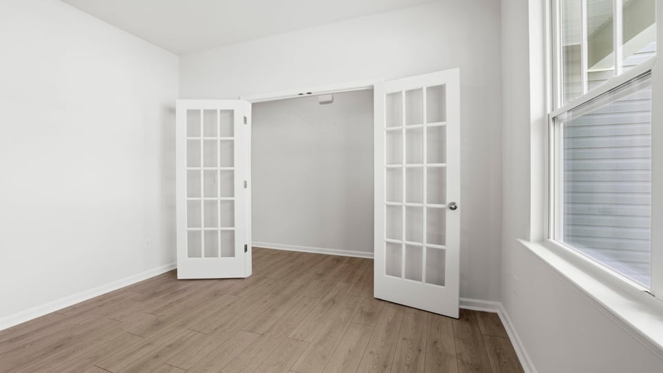 Flex room with window.