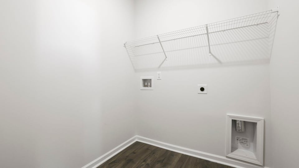 Walk in laundry room.