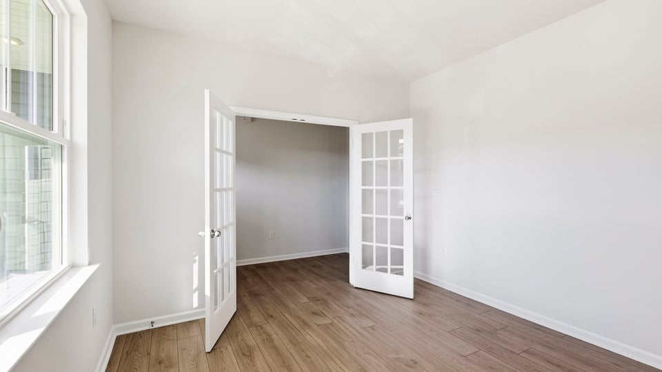 Flex room with windows.