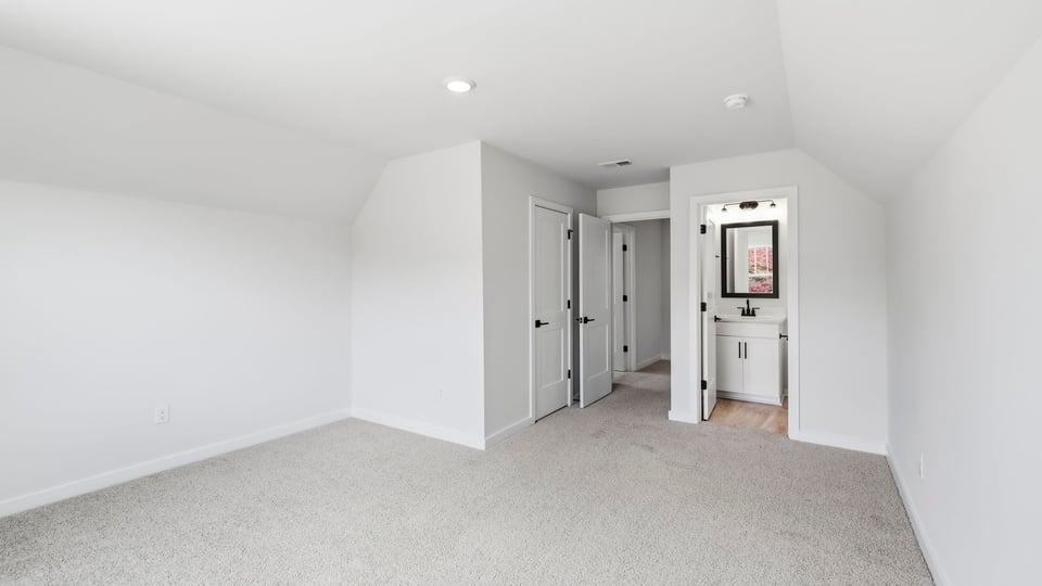 Flex room with window.