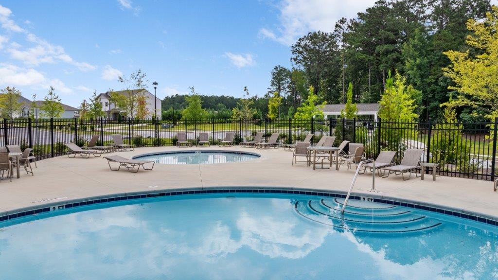 Oaks at Cedar Grove pool