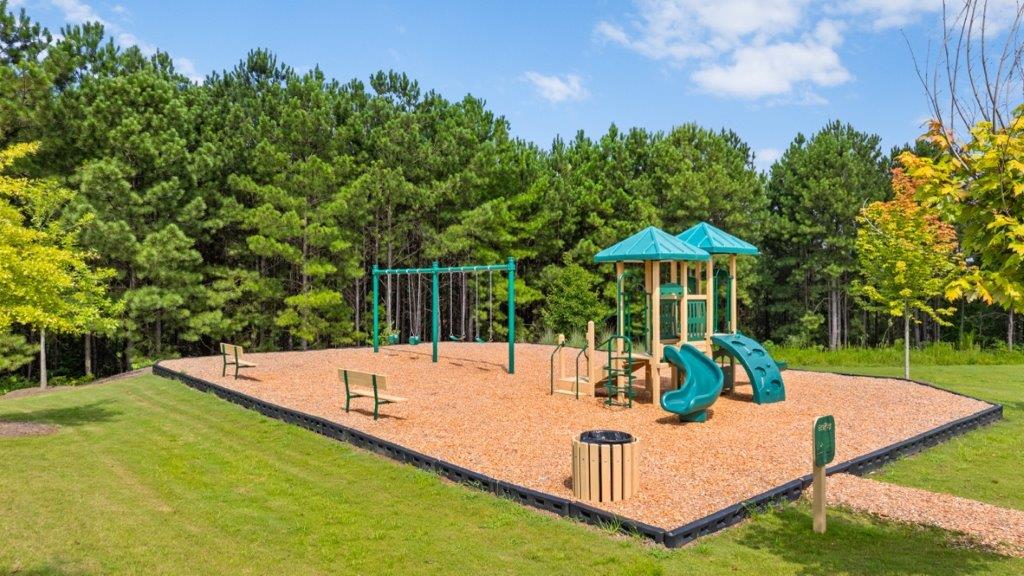 Oaks at Cedar Grove playground