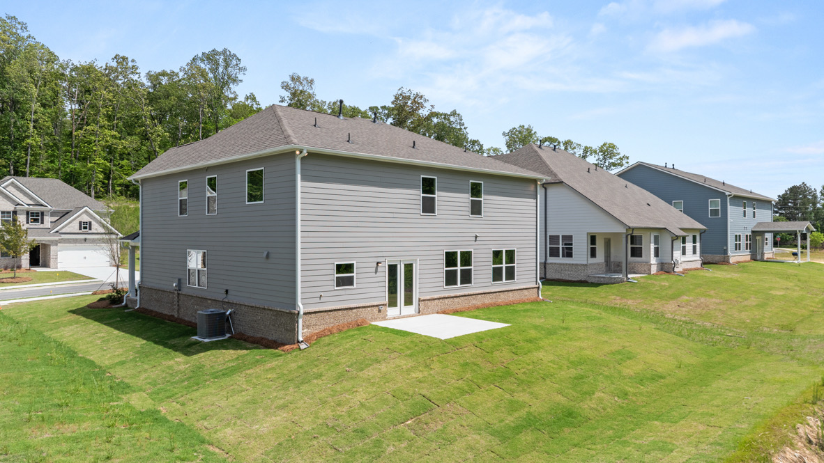 Exterior view of back yard and homes