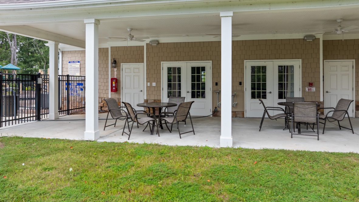 thompson ridge clubhouse patio outdoor