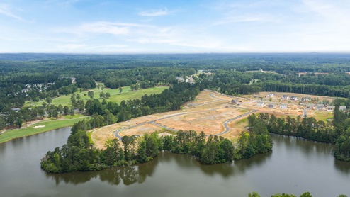 Fairway 17 community in Mirror Lake