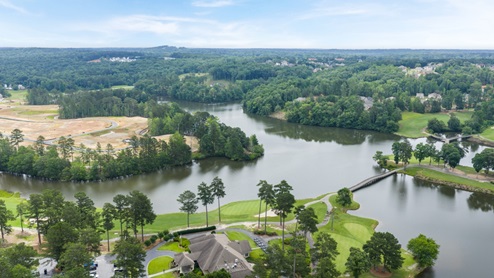 Fairway 17 community in Mirror Lake
