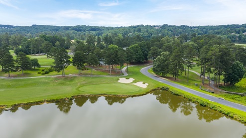 Fairway 17 community in Mirror Lake