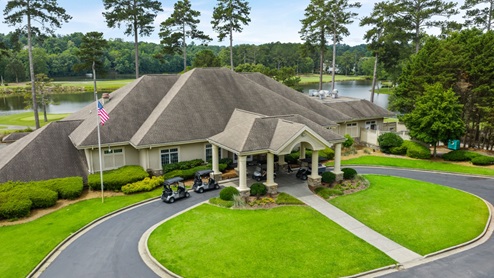 Fairway 17 community in Mirror Lake