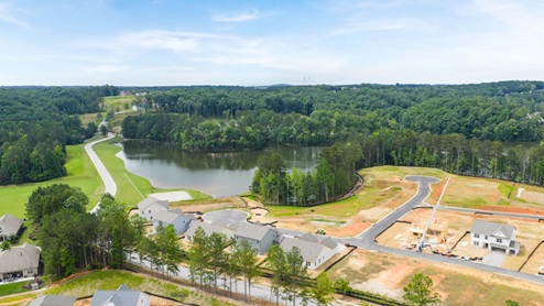 Fairway 17 community in Mirror Lake