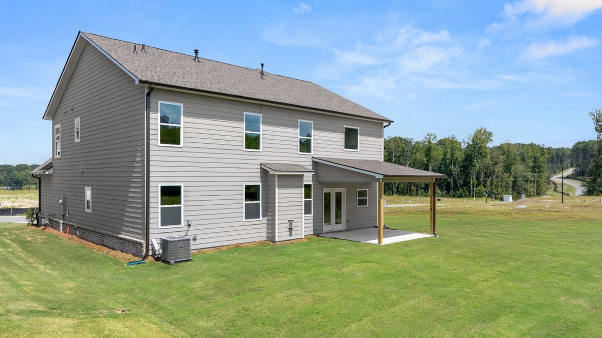 Rear exterior of the Lynnvbrook floorplan at Hamptons at Riverwood East