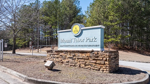 mount tabor park monument sign