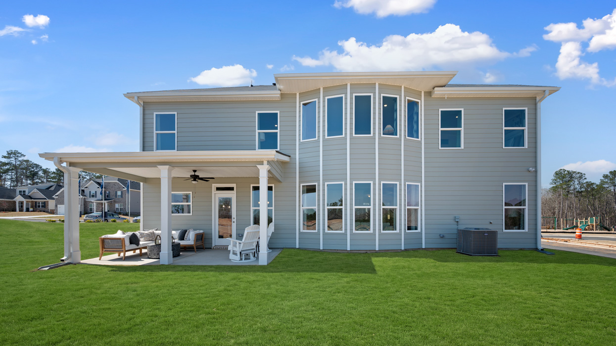 Savanna Exterior Rear