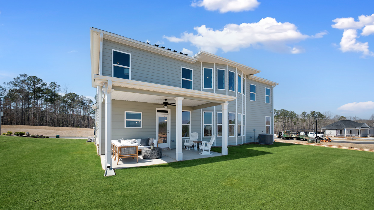 Savanna Exterior Rear