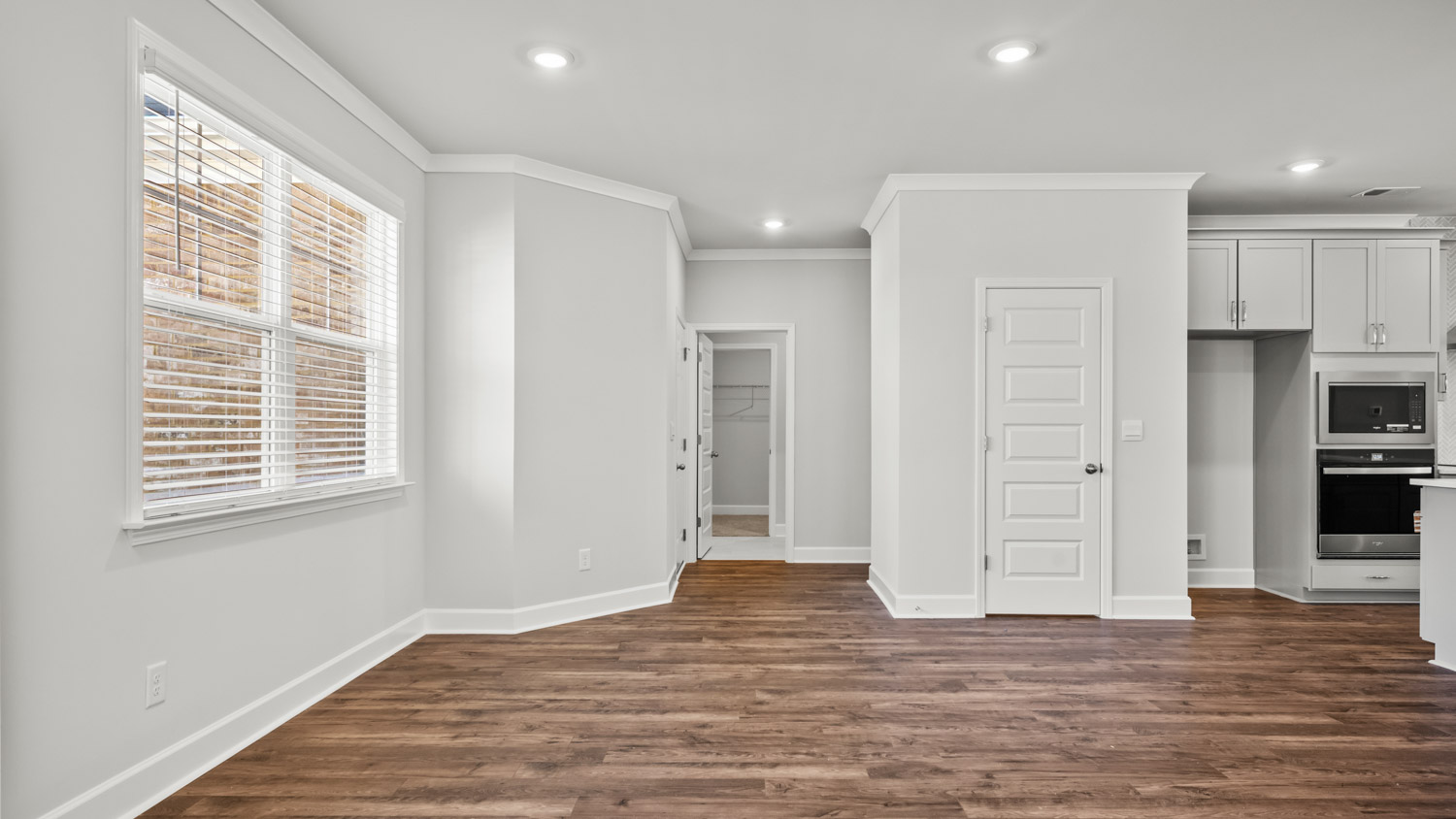 212 UMBER ROAD Interior