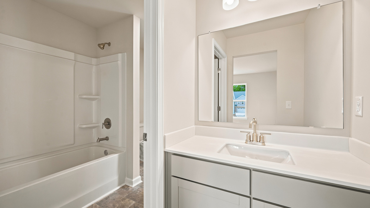jack and jill bathroom