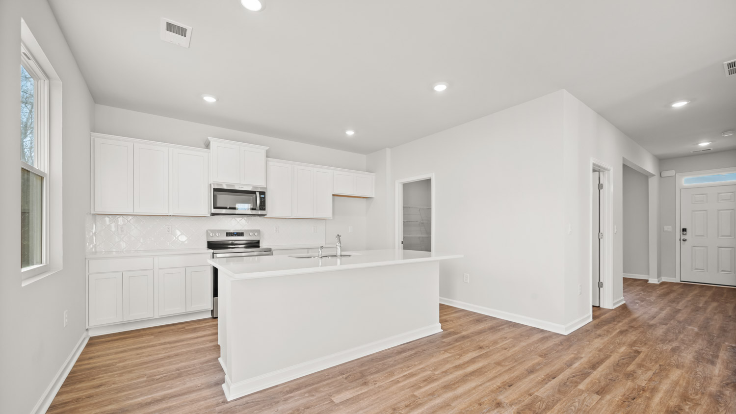 621 LOBELIA WAY Interior