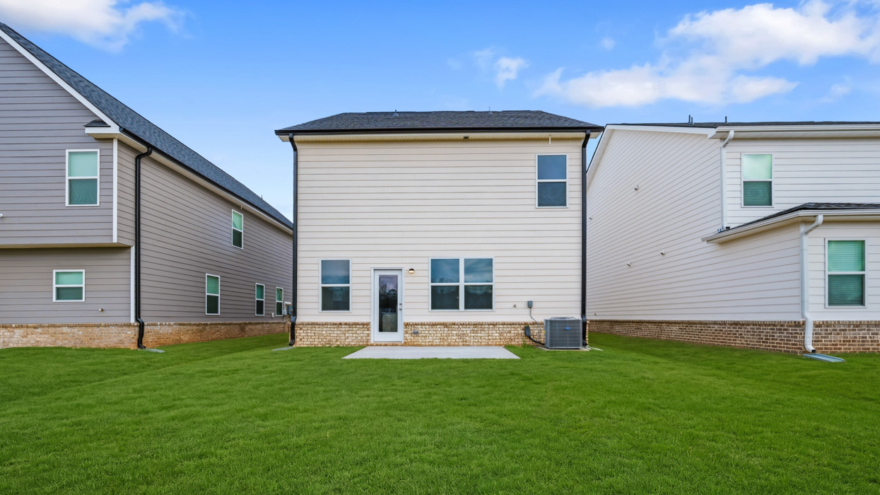 Saratoga Exterior Rear