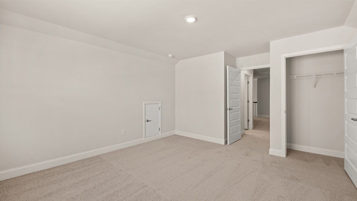 upsrairs bedroom