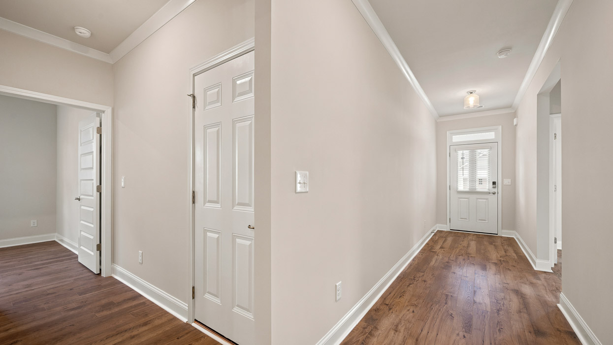 foyer to bedroom 3