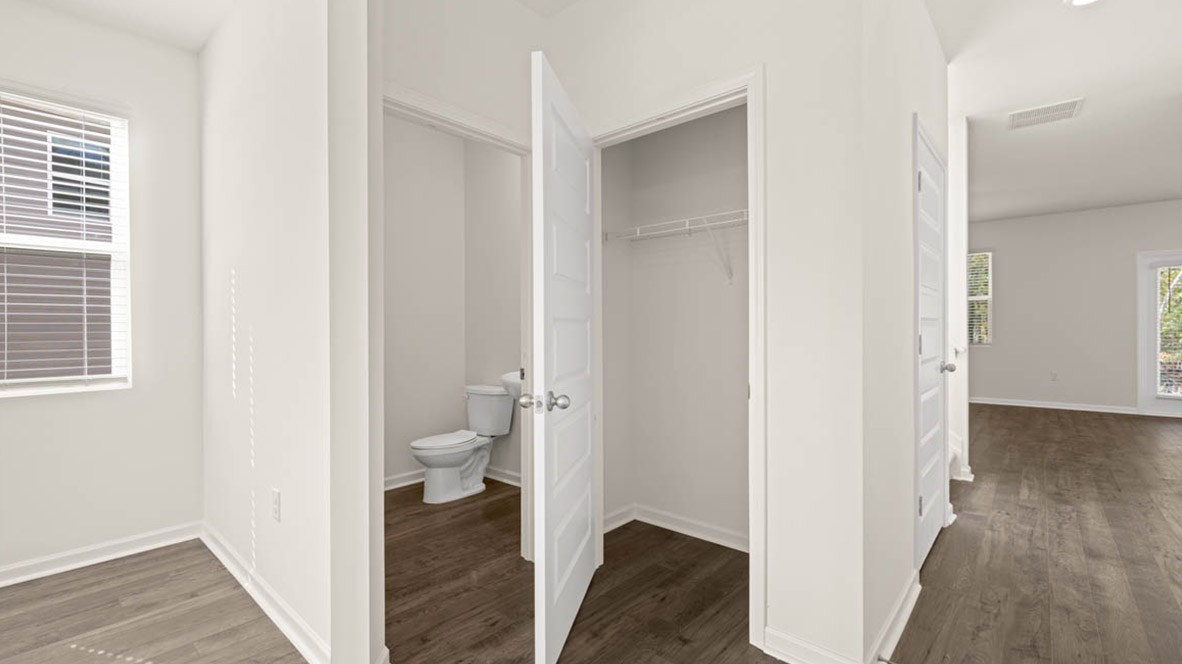 318 FRIENDSHIP OAK WAY