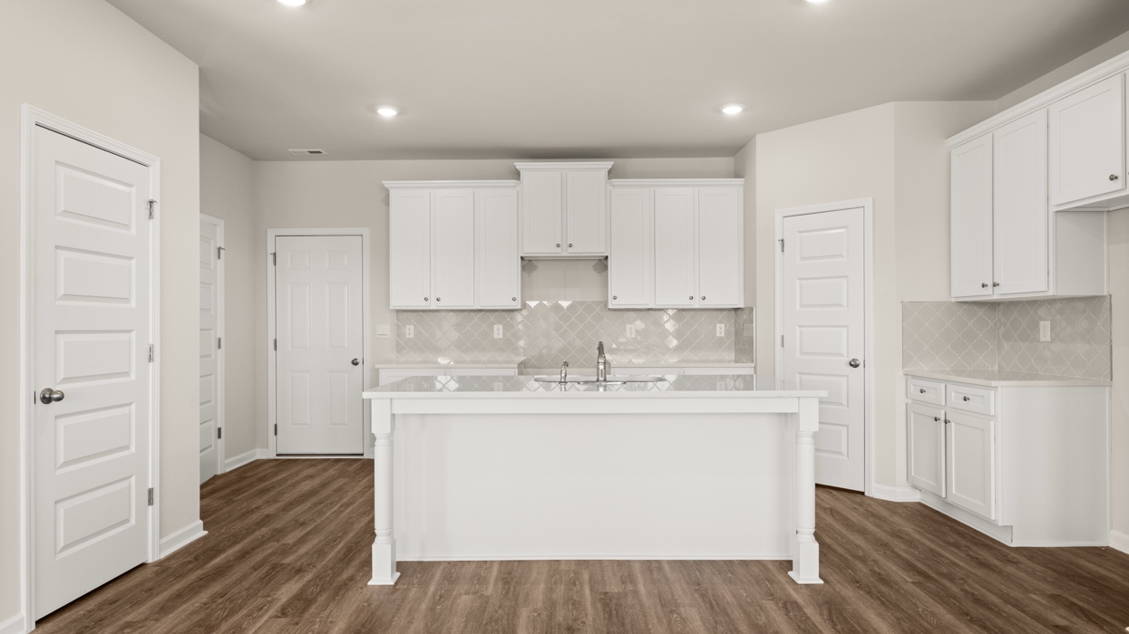 Kitchen w/ island