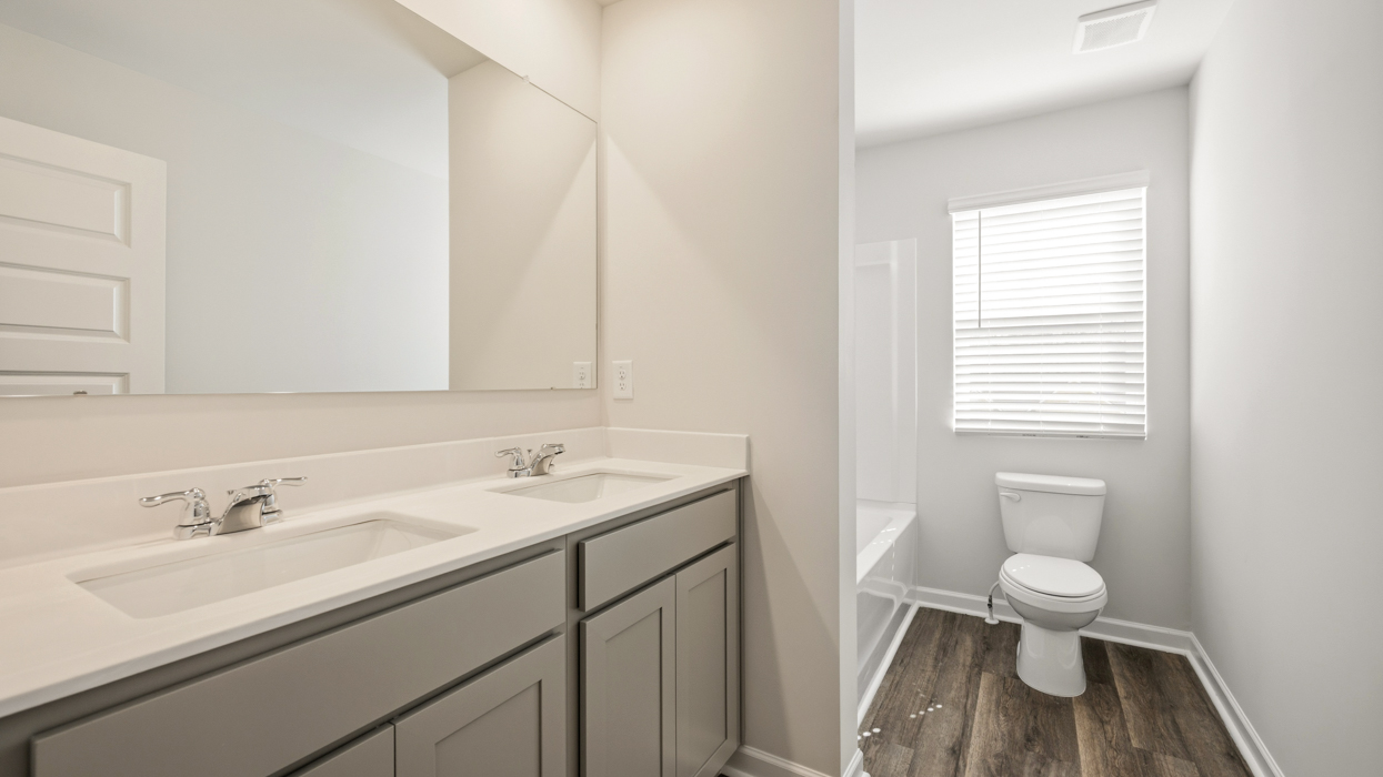 bedroom 1 bathroom dual sinks
