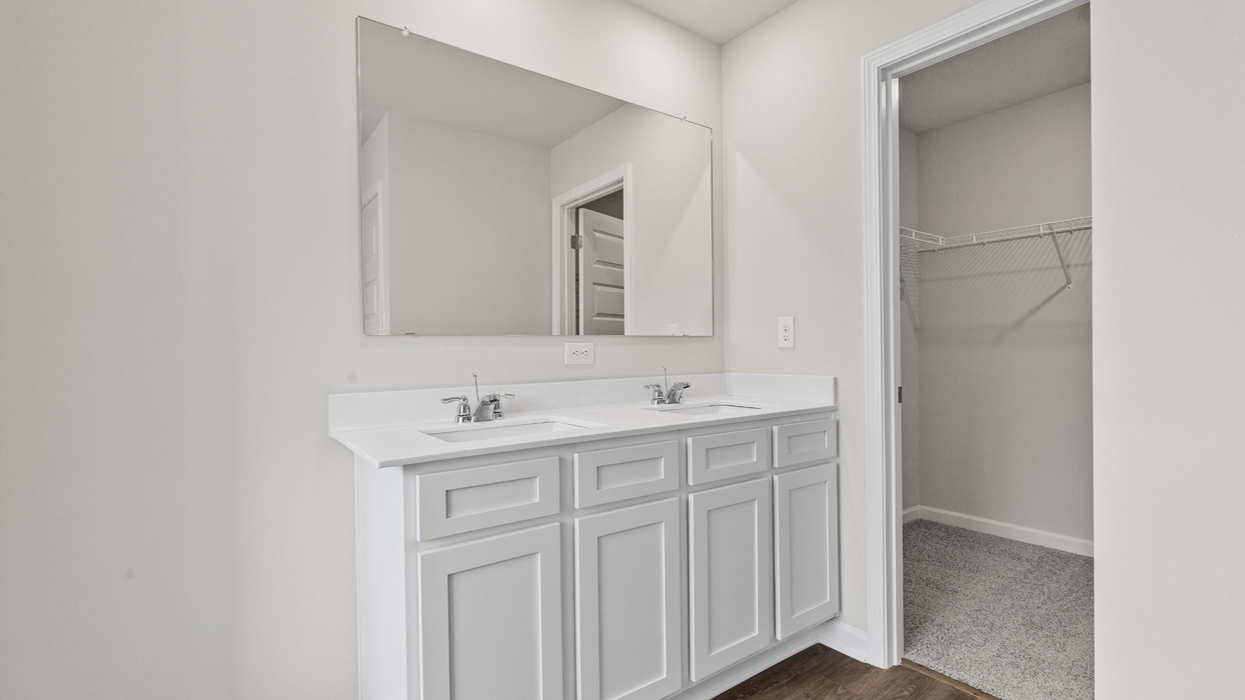 bedroom 1 bathroom dual sinks