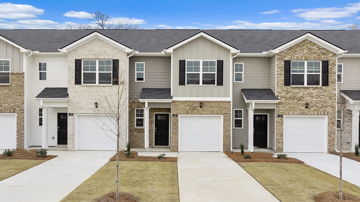 120 Kenmore Circle Exterior Front