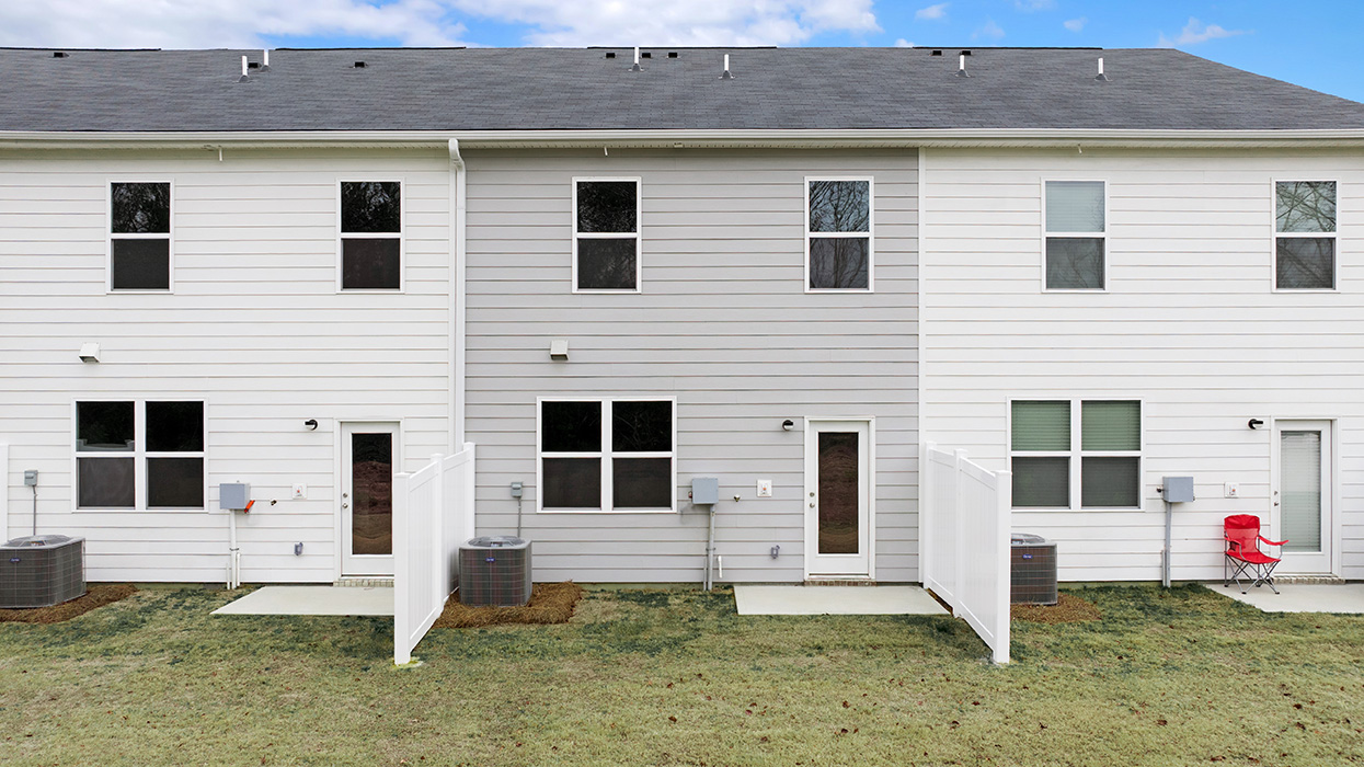 128 Kenmore Circle Exterior Rear