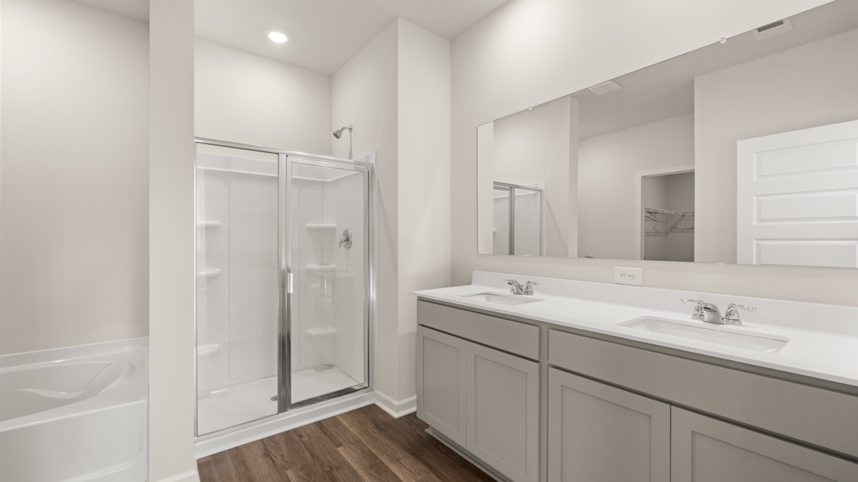 primary bath with dual sinks