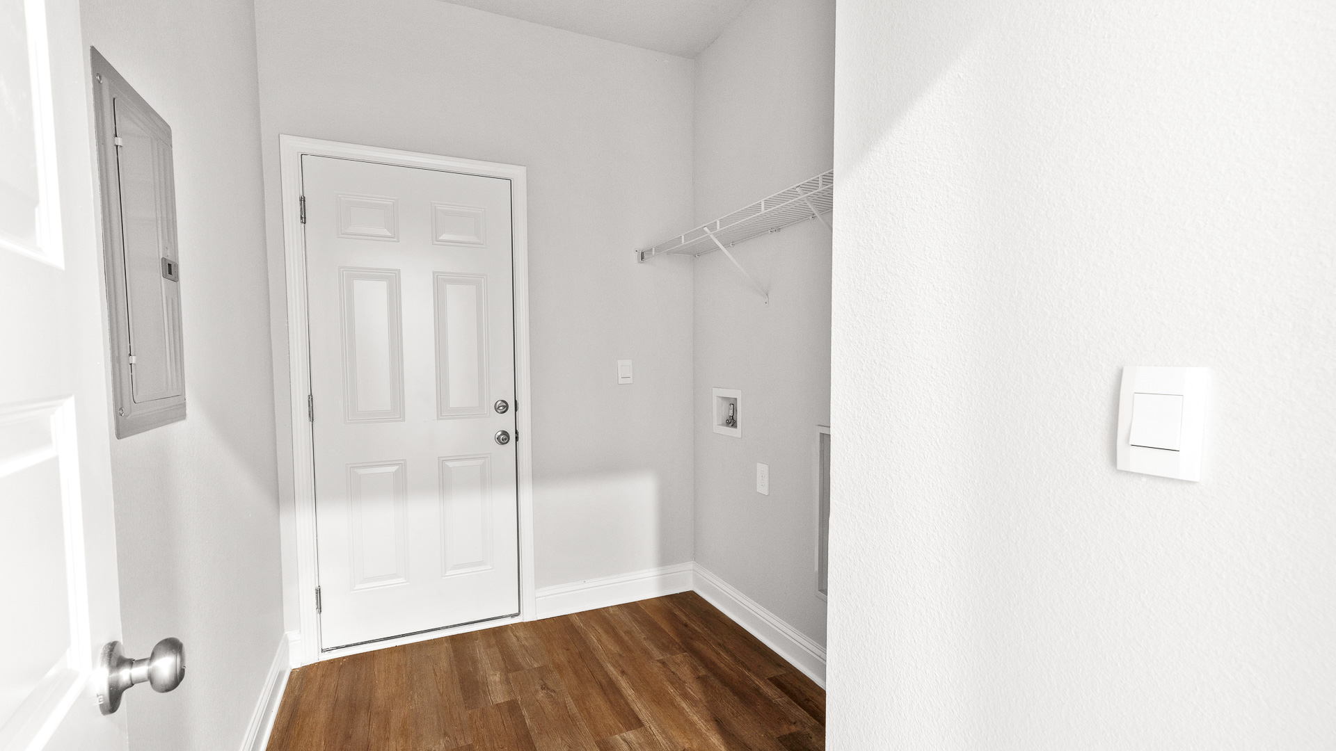 Guest bath with shower/tub combination.
