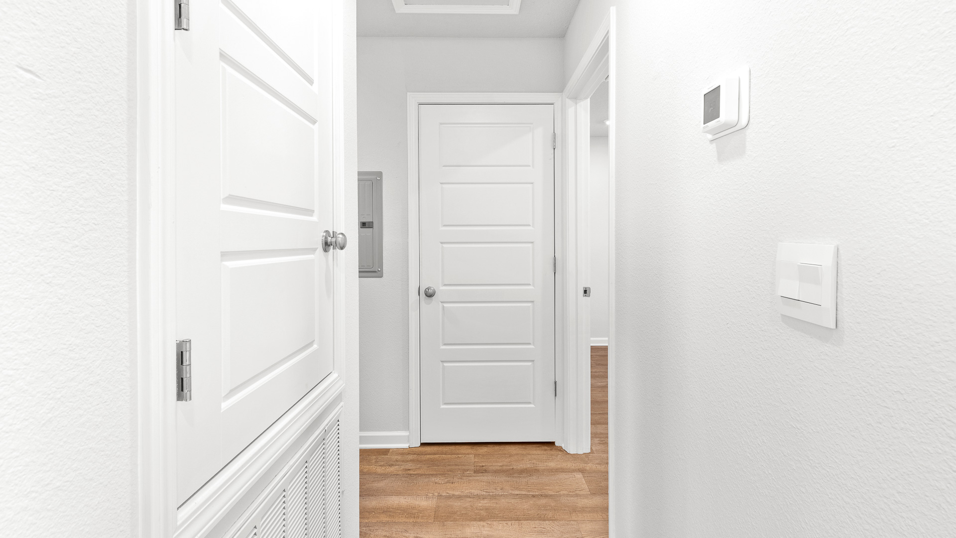 Spacious hallway inside the Allanton