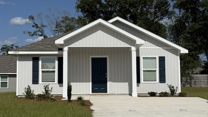 6245 Oakland Court exterior