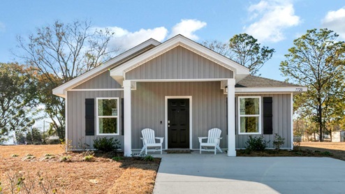 Front elevation of Oakmont model home.
