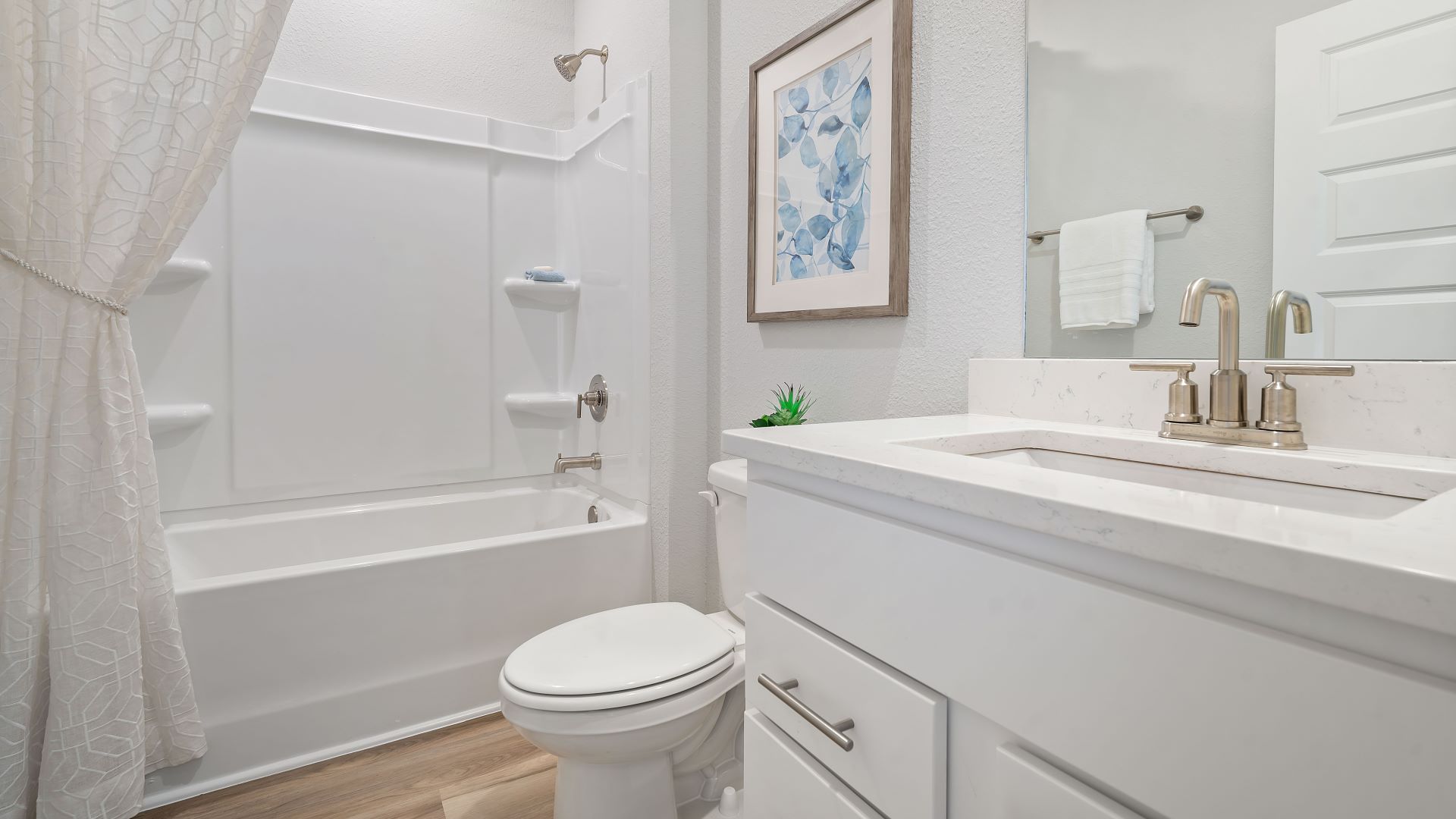 Guest bathroom with shower/tub combo