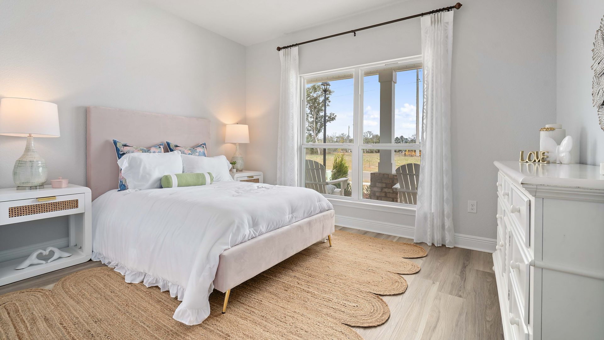 Third bedroom great as kid's room