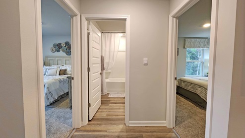 Cali plan bedroom hallway