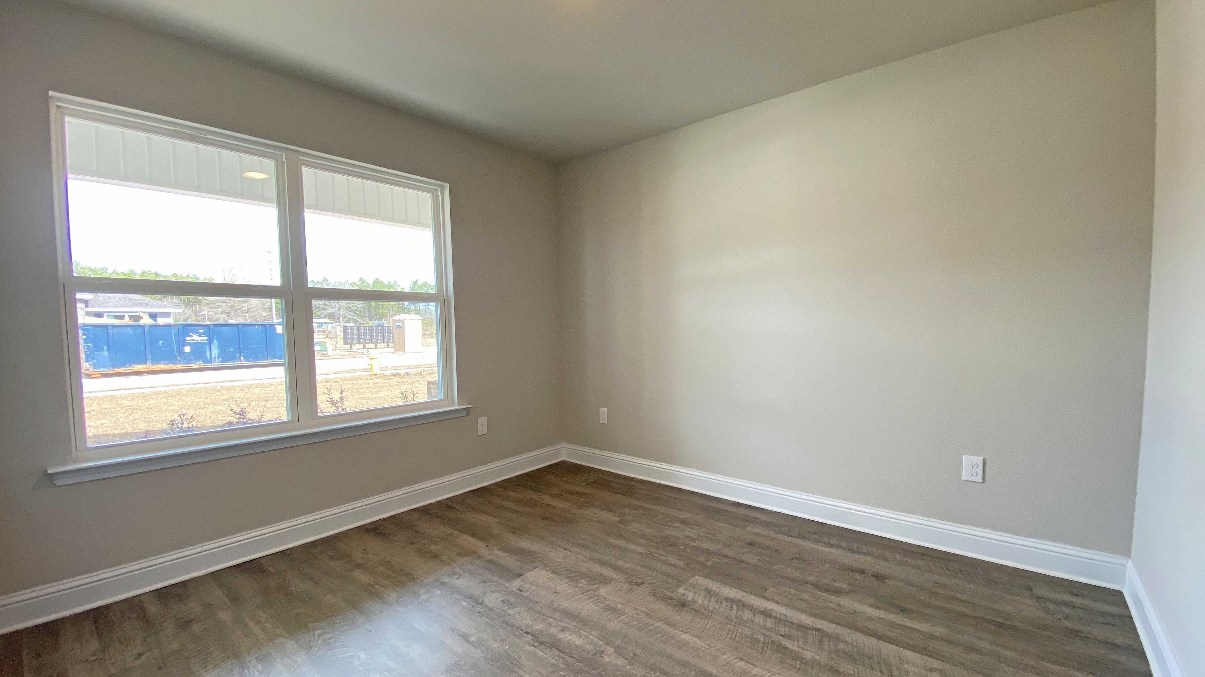 Spacious and bright additional bedroom