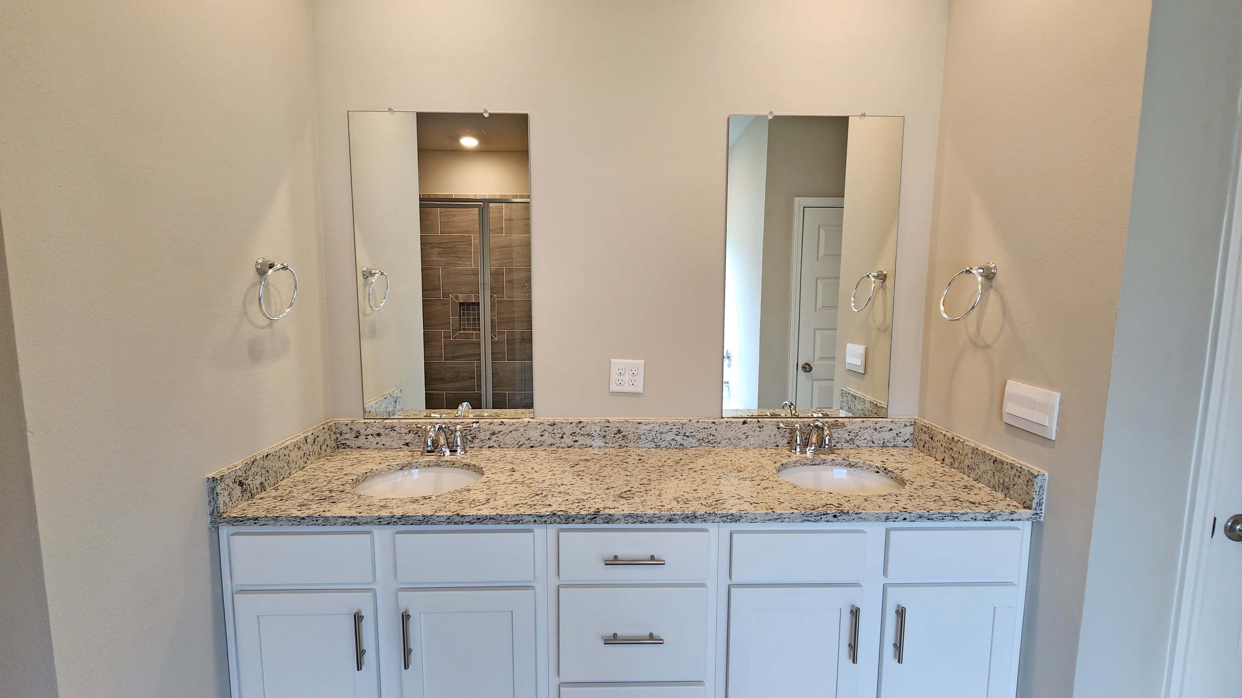 The Avery primary bathroom at Hamilton Ridge.