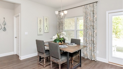 Beautiful breakfast nook aside the kitchen.