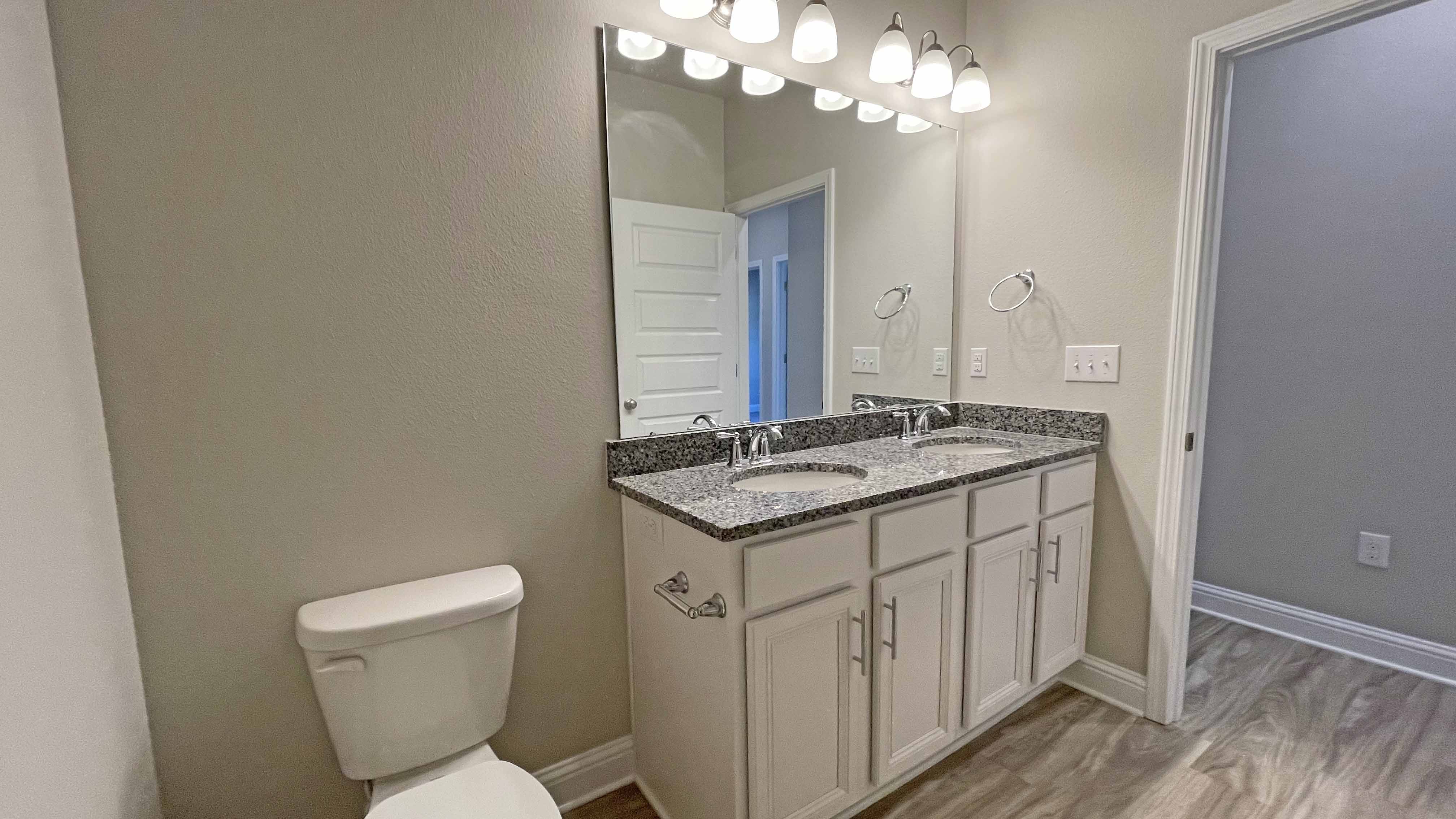 The Jasmine bathroom at Hamilton Ridge.