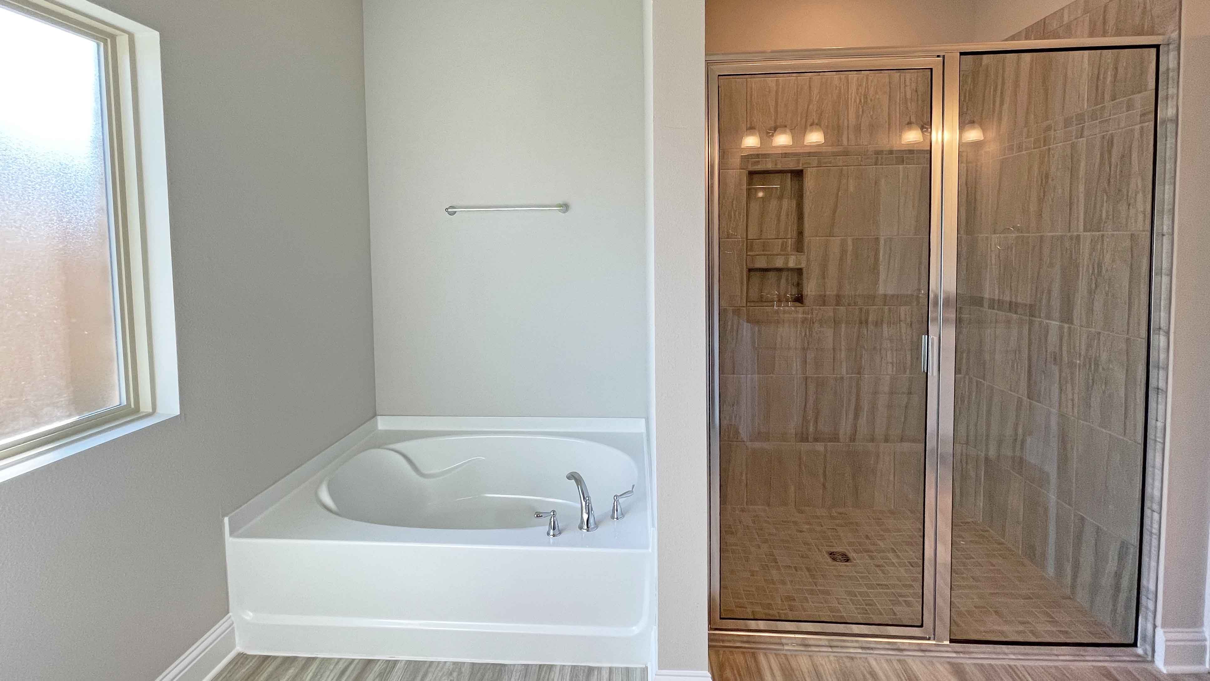 The Jasmine primary bathroom at Hamilton Ridge.