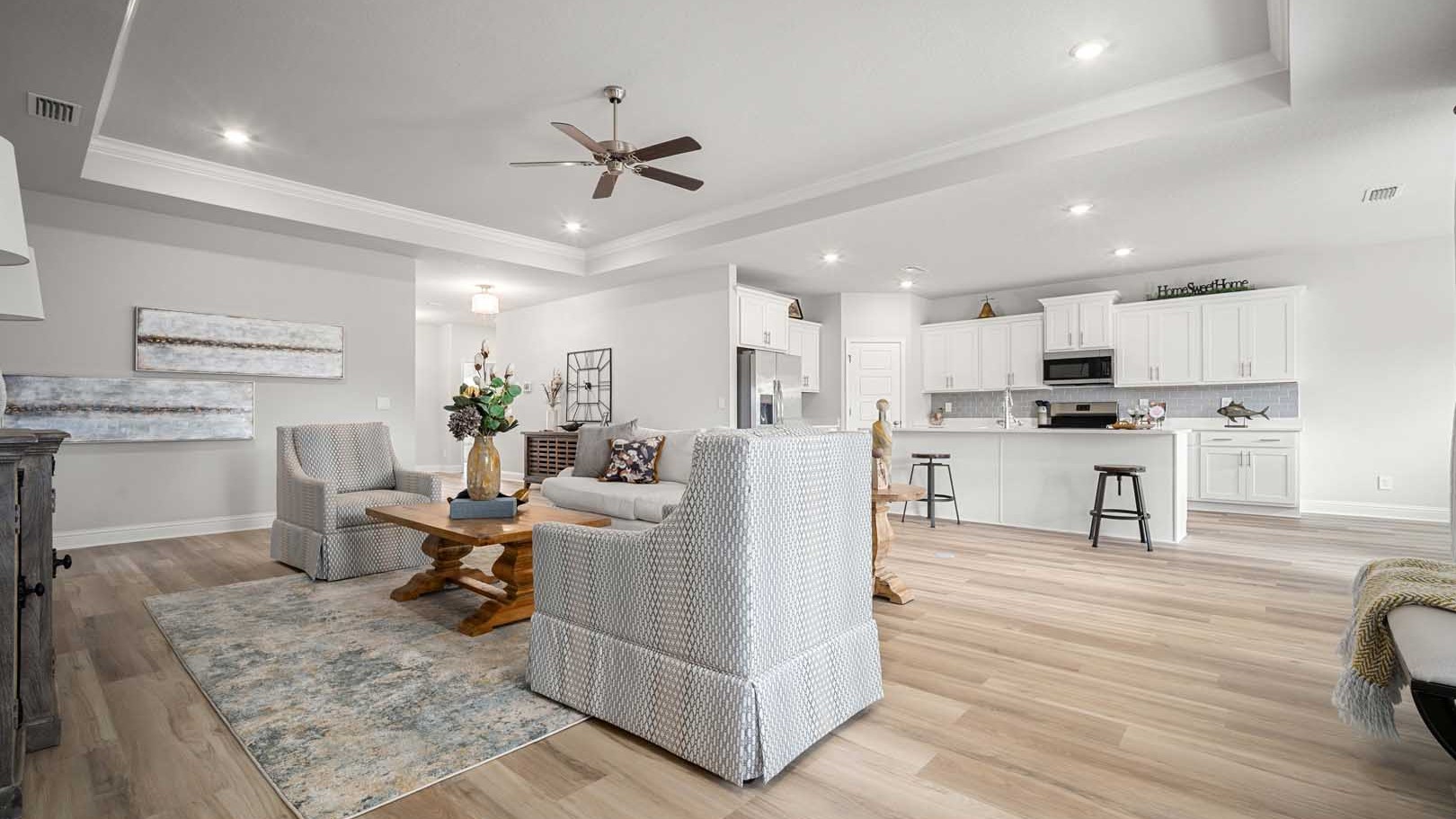 Living and kitchen area