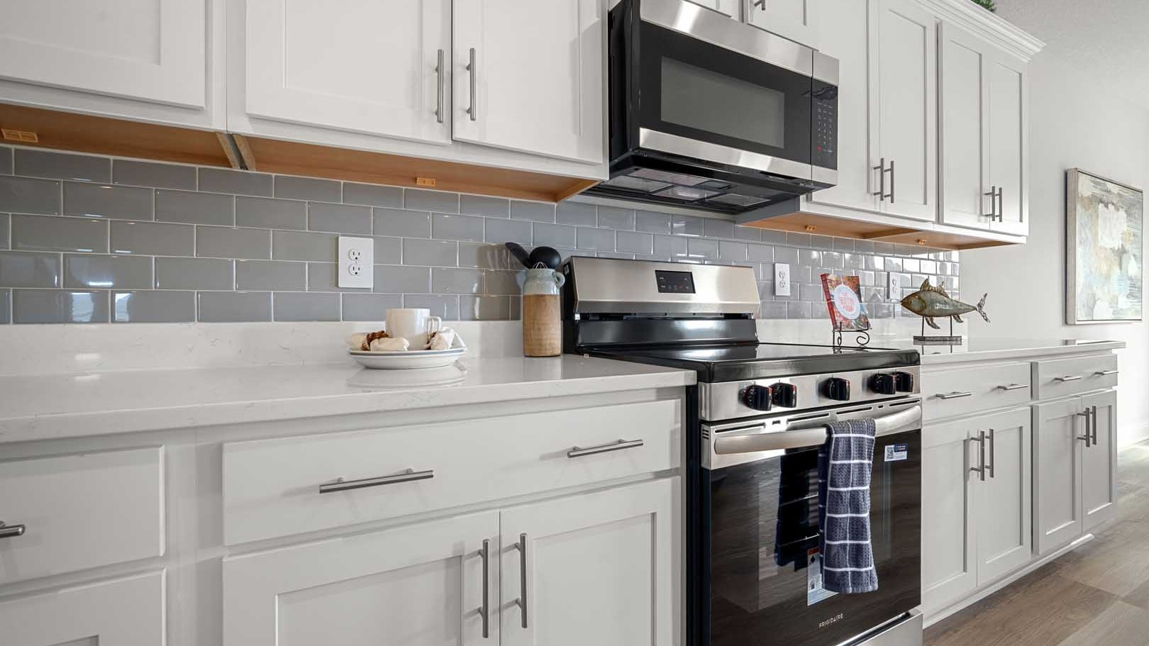 Kitchen with tiles backsplash